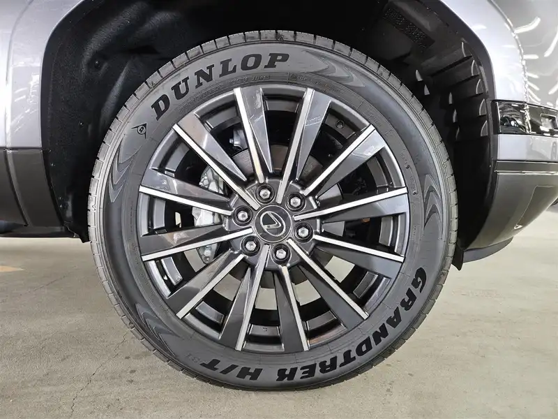 カタログ画像：ＧＸ（GX） ＧＸ５５０ バージョンＬ 2025年4月 3BA-VJA252W 3500cc マーキュリーグレーマイカorチタニウムカーバイドグレー 燃費8.1km / l タイヤ