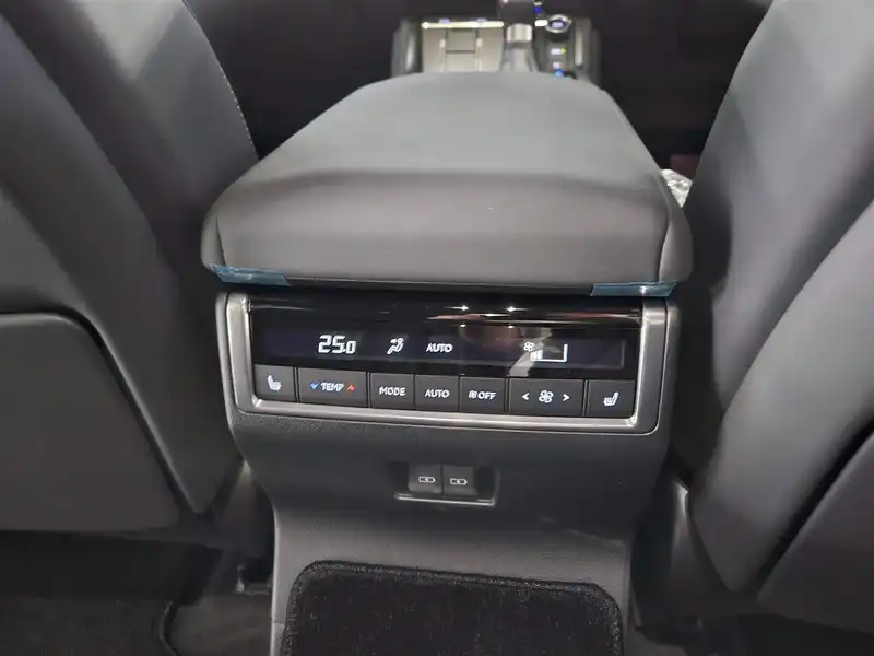 カタログ画像：ＧＸ（GX） ＧＸ５５０ バージョンＬ 2025年4月 3BA-VJA252W 3500cc マーキュリーグレーマイカorチタニウムカーバイドグレー 燃費8.1km / l 内装