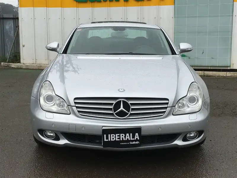 カタログ画像：ＣＬＳクラス（CLS-CLASS） ＣＬＳ３５０ 2006年9月 DBA-219356C 3500cc キューバナイトシルバー（Ｍ）orイリジウムシルバー（Ｍ） 燃費8.5km / l  フロント