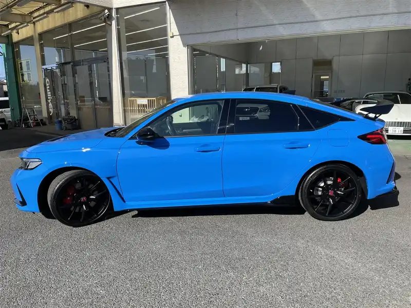 カタログ画像：シビック（CIVIC） タイプＲ レーシングブラックパッケージ 2025年1月 6BA-FL5 2000cc レーシングブルー・パール 燃費12.5km / l 外装