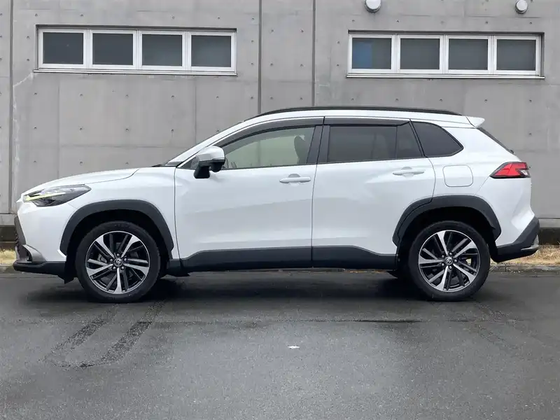 カタログ画像：カローラクロス（COROLLA CROSS） ハイブリッド Ｚ 2021年9月 6AA-ZVG11 1800cc プラチナホワイトパールマイカ 燃費26.2km / l 外装