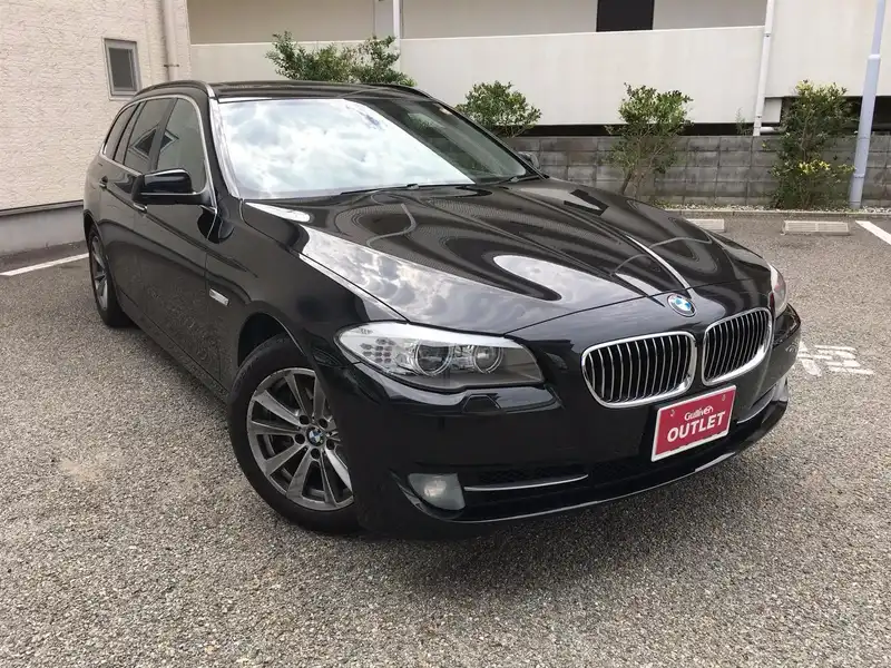 カタログ画像：５シリーズ（5 SERIES） ５２３ｉツーリング 2011年10月 DBA-XL20 2000cc 燃費13.8km / l メイン（その他）