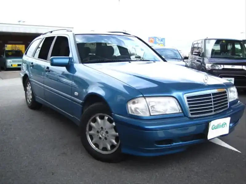 カタログ画像：Ｃクラスステーションワゴン（C-CLASS STATIONWAGON） Ｃ２００ ステーションワゴン 1999年10月 GF-202080 2000cc アクアマリンブルー 燃費9.2km / l  メイン