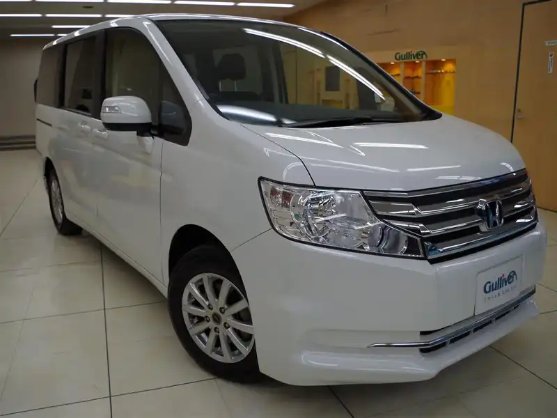 カタログ画像：ステップワゴン（STEPWAGON） Ｇ 2013年12月 DBA-RK2 2000cc ホワイトオーキッド・パール 燃費13.6km / l メイン（その他）