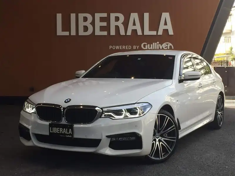 カタログ画像：５シリーズ（5 SERIES） ５４０ｉ ｘＤｒｉｖｅ Ｍスポーツ 2018年5月 DBA-JB30 3000cc アルピン・ホワイトⅢ（ソリッド・カラー） 燃費12.5km / l メイン（その他）