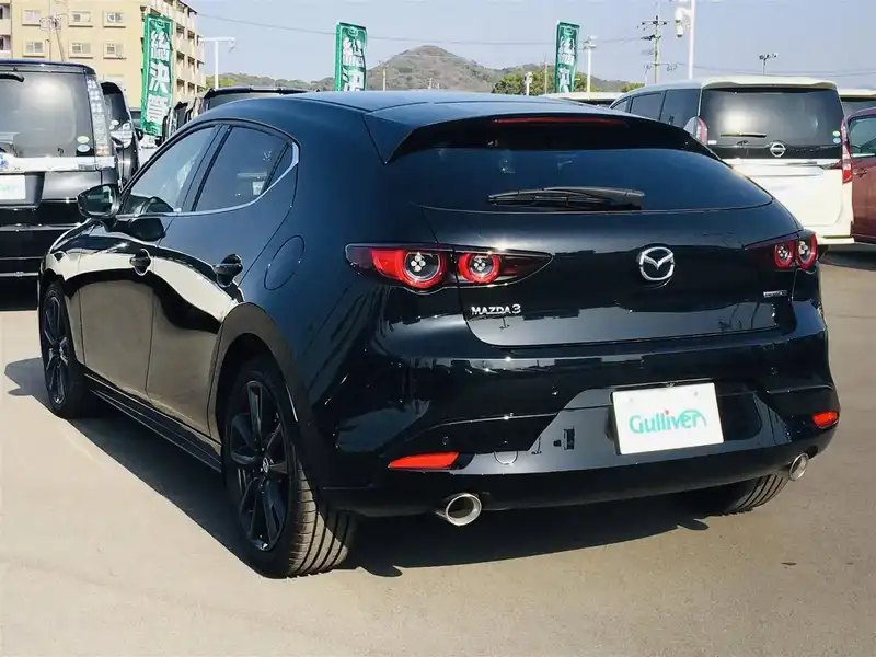 カタログ画像：ＭＡＺＤＡ３ファストバック（MAZDA3 FASTBACK） Ｘバーガンディ セレクション 2019年12月 3AA-BPEP 2000cc ジェットブラックマイカ 燃費16.2km / l バック