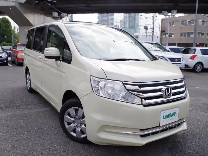 カタログ画像：ステップワゴン（STEPWAGON） Ｇ インターナビ コンフォートセレクション 2012年9月 DBA-RK2 2000cc ヒダマリアイボリー・パール 燃費13.6km / l メイン