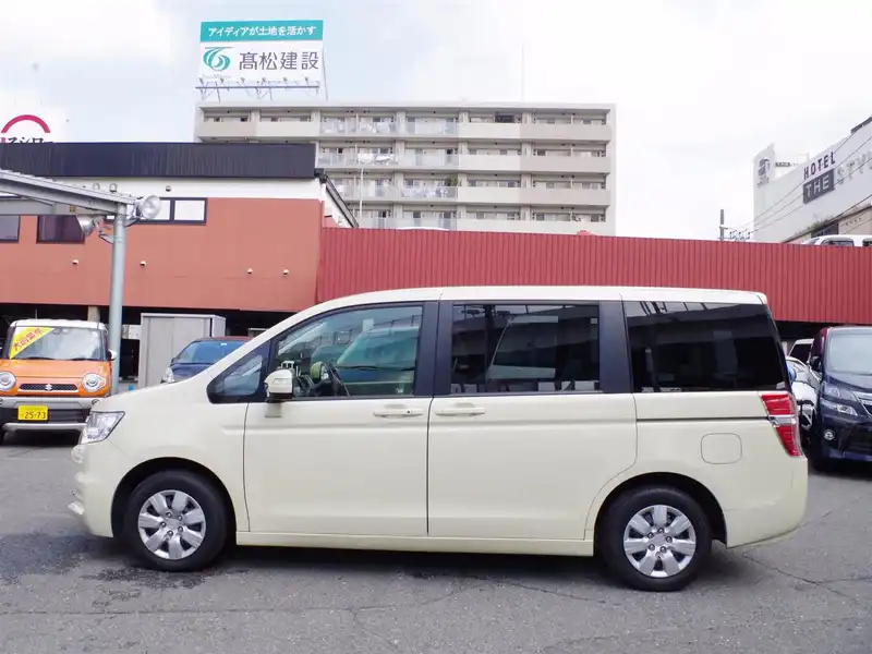 カタログ画像：ステップワゴン（STEPWAGON） Ｇ インターナビ コンフォートセレクション 2012年9月 DBA-RK2 2000cc ヒダマリアイボリー・パール 燃費13.6km / l 外装