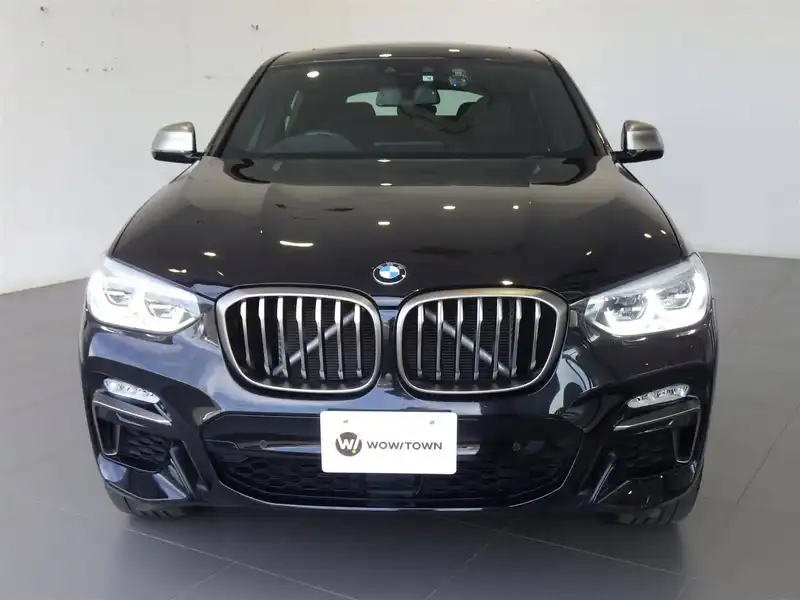 カタログ画像：Ｘ４（X4） Ｍ４０ｉ 2019年1月 CBA-UJ30 3000cc ブラック・サファイア（メタリック・カラー）orカーボン・ブラック（メタリック・カラー） 燃費10.9km / l フロント