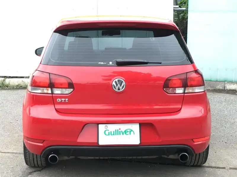 カタログ画像：ゴルフ（GOLF） ＧＴＩ 2009年9月 ABA-1KCCZ 2000cc トルネードレッド 燃費13.0km / l  バック