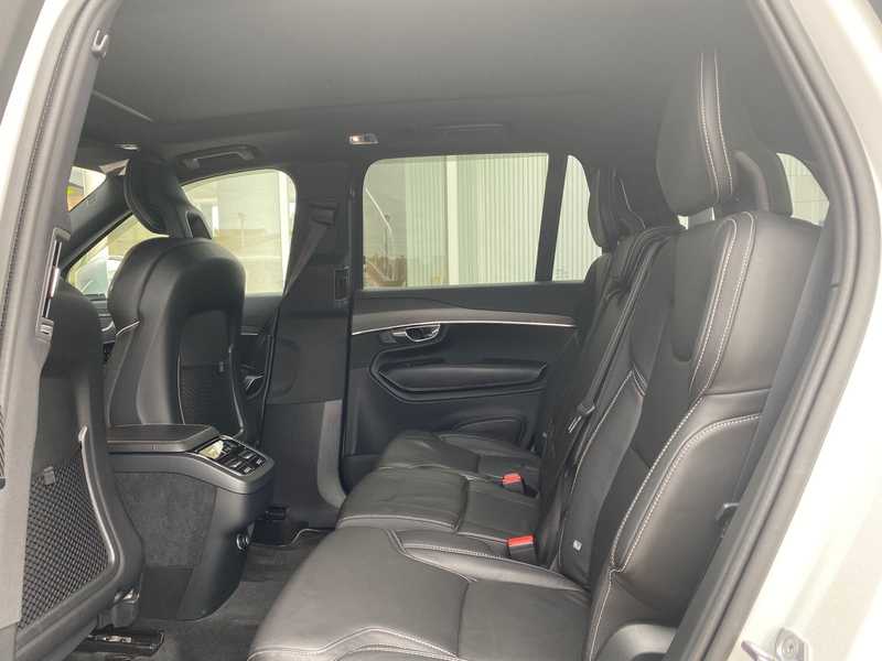 カタログ画像：ＸＣ９０（XC90） Ｔ８ ツインエンジン ＡＷＤ エクセレンス 2018年8月 DLA-LB420XCPA 2000cc アイスホワイト 燃費13.7km / l バック