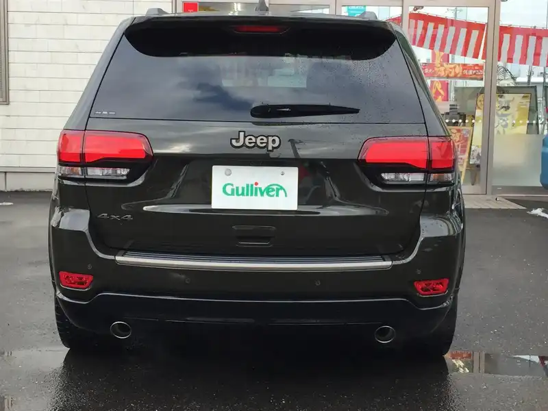 カタログ画像：ジープ・グランドチェロキー（JEEP GRAND CHEROKEE） ７５ｔｈアニバーサリーエディション 2016年7月 ABA-WK36TA 3600cc レコングリーンクリアコート 燃費9.6km / l バック