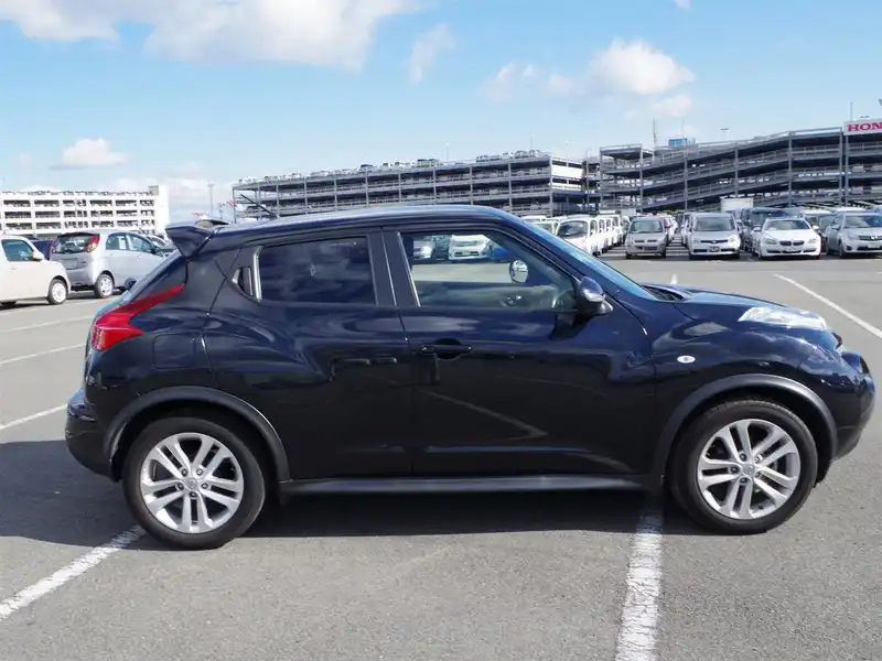 カタログ画像：ジューク（JUKE） １５ＲＸ アーバンセレクション 2014年4月 DBA-YF15 1500cc サファイアブラック（Ｐ） 燃費18.0km / l 外装