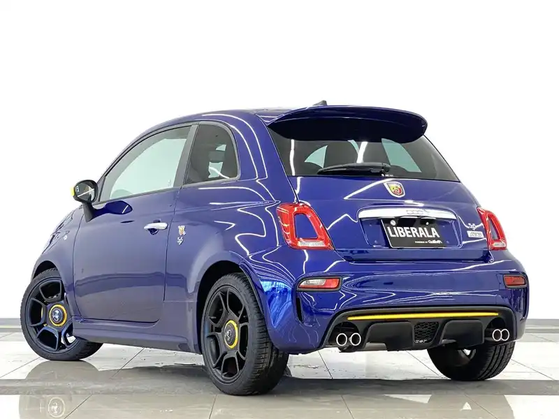 カタログ画像：アバルト５９５（ABARTH 595） ピスタ 2020年5月 ABA-31214T 1400cc ブル ポディオ 燃費15.6km / l バック