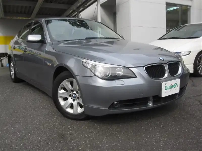 カタログ画像：５シリーズ（5 SERIES） ５２５ｉ 2004年4月 GH-NA25 2500cc チタン・グレーメタリック 燃費8.8km / l  メイン（その他）