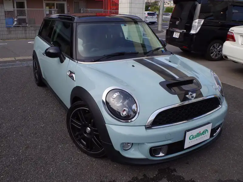 カタログ画像：ＭＩＮＩ（MINI） クーパーＳ クラブマン 2011年4月 DBA-ZG16 1600cc アイス・ブルー（ソリッド） 燃費17.8km / l メイン（その他）