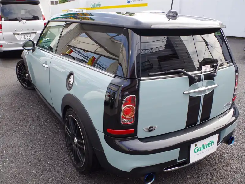 カタログ画像：ＭＩＮＩ（MINI） クーパーＳ クラブマン 2011年4月 DBA-ZG16 1600cc アイス・ブルー（ソリッド） 燃費17.8km / l バック