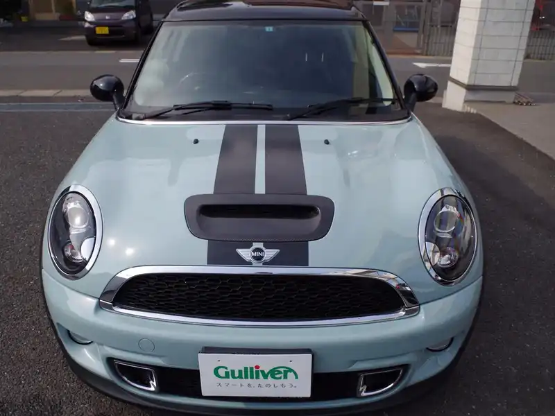 カタログ画像：ＭＩＮＩ（MINI） クーパーＳ クラブマン 2011年4月 DBA-ZG16 1600cc アイス・ブルー（ソリッド） 燃費17.8km / l フロント