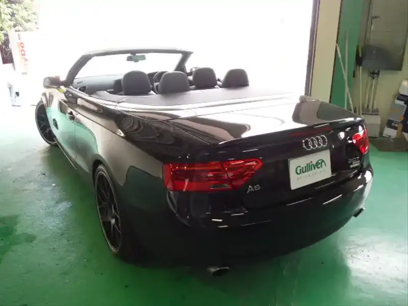 カタログ画像：Ａ５カブリオレ（A5 CABRIOLET） ２．０ＴＦＳＩクワトロ 2014年9月 DBA-8FCDNF 2000cc ミトスブラックメタリック 燃費13.0km / l バック