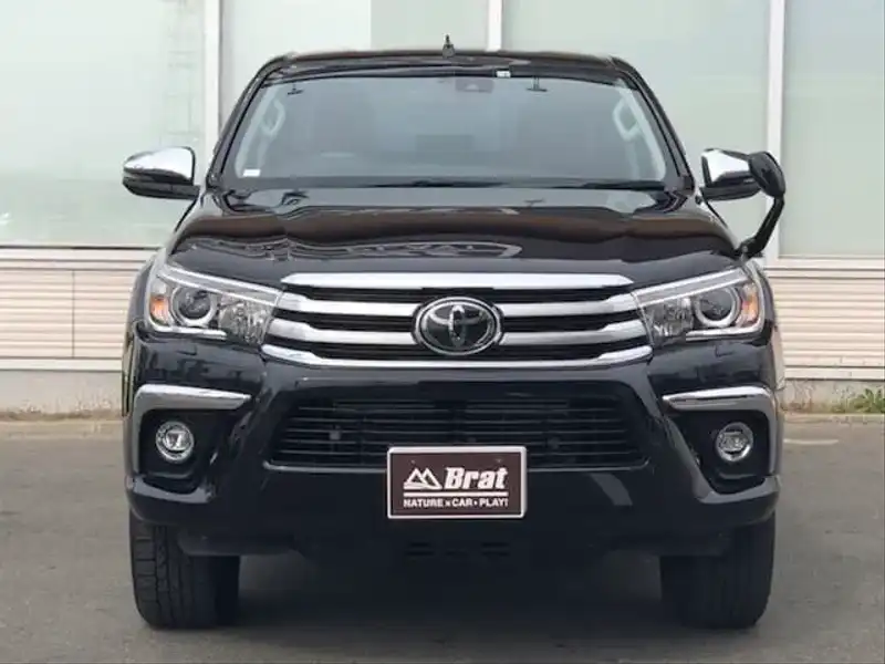 カタログ画像：ハイラックス（HILUX） Ｚ 2017年9月 QDF-GUN125 2400cc アティチュードブラックマイカ 燃費11.8km / l フロント