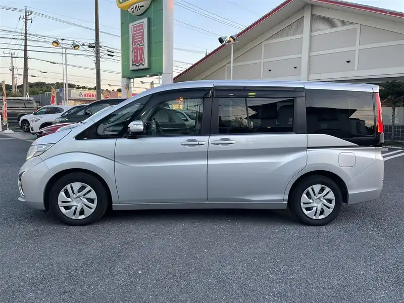 カタログ画像：ステップワゴン（STEPWAGON） Ｂ 2015年4月 DBA-RP1 1500cc モダンスティール・メタリック 燃費17.0km / l 外装