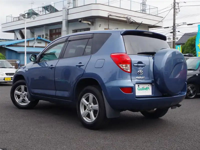 カタログ画像：ＲＡＶ４（RAV4） Ｇ 2005年11月 DBA-ACA36W 2400cc グレイッシュブルーメタリック 燃費13.4km / l  バック