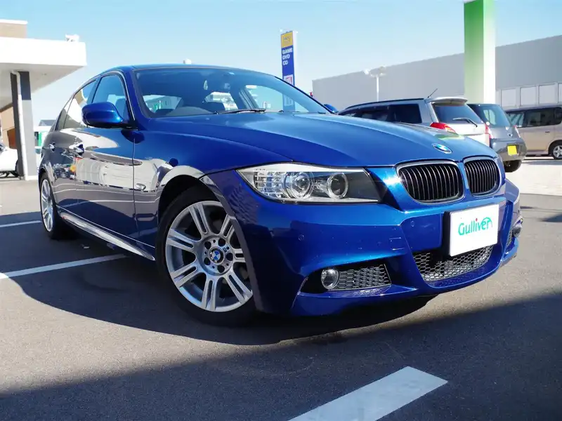 カタログ画像：３シリーズ（3 SERIES） ３２０ｉ Ｍスポーツパッケージ 2010年5月 LBA-PG20 2000cc モナコ・ブルー（メタリックカラー）orモンテゴ・ブルー（メタリック・カラー） 燃費14.2km / l メイン（その他）