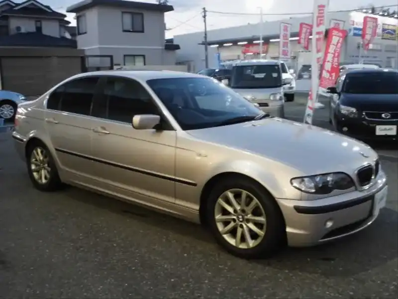 カタログ画像：３シリーズ（3 SERIES） ３２０ｉスポーティダイヤモンド 2004年7月 GH-AV22 2200cc ダイヤモンド・メタリック 燃費9.8km / l  外装