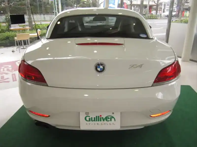 カタログ画像：Ｚ４（Z4） ｓＤｒｉｖｅ２０ｉ ハイラインパッケージ 2011年10月 DBA-LL20 2000cc 燃費13.4km / l バック