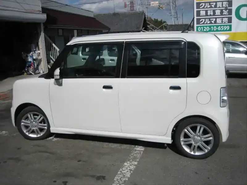 カタログ画像：ムーヴコンテ（MOVE CONTE） カスタム ＲＳ 2011年6月 CBA-L585S 660cc パールホワイトⅢ 燃費18.2km / l  外装