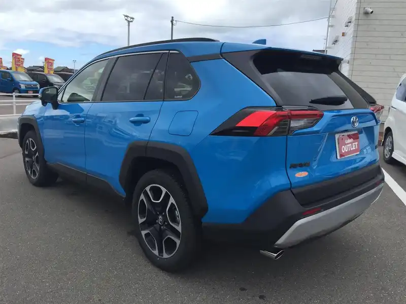 カタログ画像：ＲＡＶ４（RAV4） アドベンチャー 2020年8月 6BA-MXAA54 2000cc 燃費15.2km / l バック