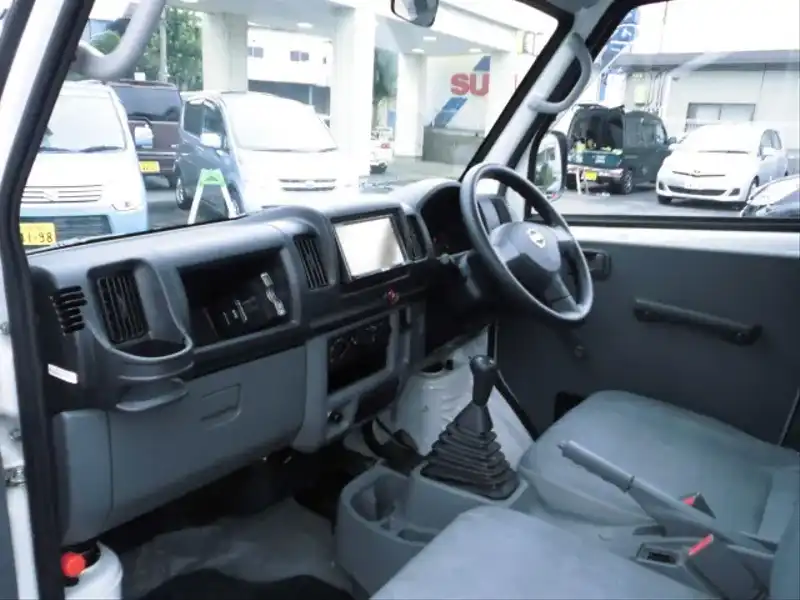 カタログ画像：クリッパートラック（CLIPPER TRUCK） ＤＸ エアコン付 2010年8月 GBD-U71T 660cc ホワイト 内装