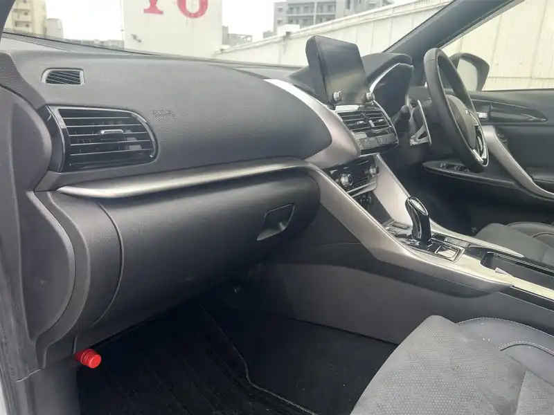 カタログ画像：エクリプスクロスＰＨＥＶ（ECLIPSE CROSS PHEV） ブラックエディション 2023年12月 5LA-GL3W 2400cc ホワイトダイヤモンド 燃費16.4km / l フロント