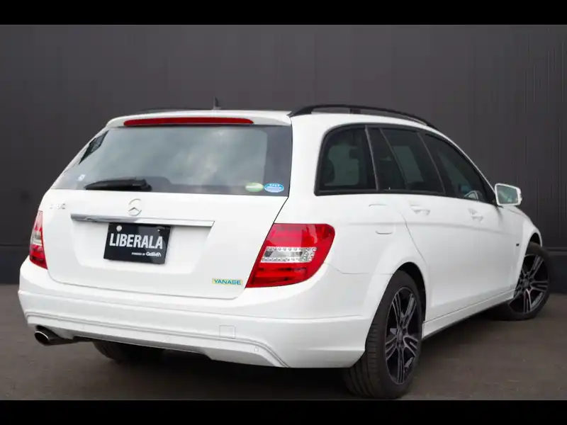 カタログ画像：Ｃクラスステーションワゴン（C-CLASS STATIONWAGON） Ｃ１８０ ステーションワゴン エディションＣ 2014年4月 DBA-204249 1800cc ポーラーホワイト（Ｓ） 燃費13.2km / l バック