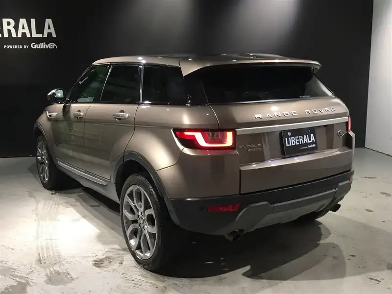 カタログ画像：レンジローバーイヴォーク（RANGE ROVER EVOQUE） ＨＳＥ 2016年9月 CBA-LV2A 2000cc カイコウラ・ストーン 燃費10.6km / l バック