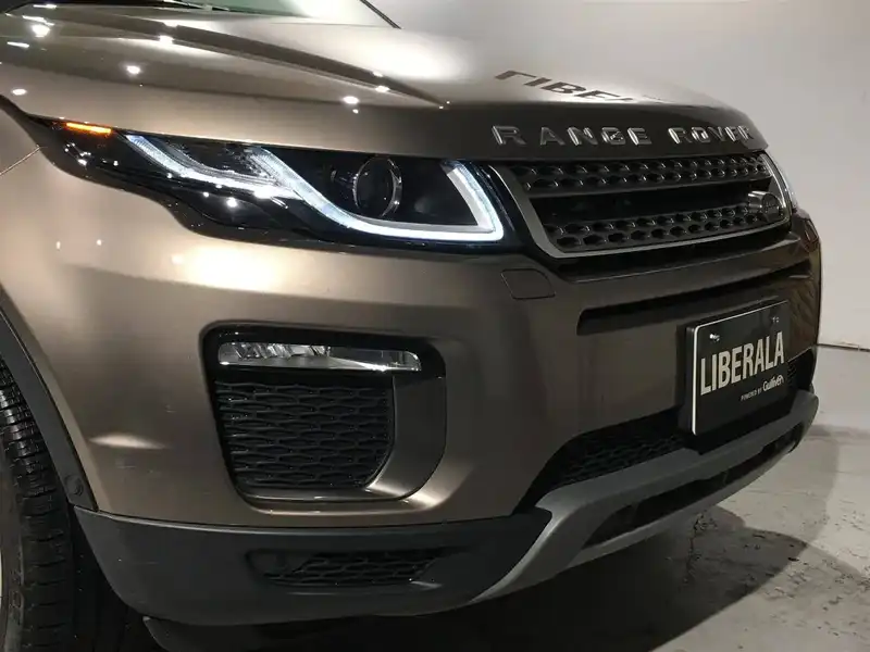 カタログ画像：レンジローバーイヴォーク（RANGE ROVER EVOQUE） ＨＳＥ 2016年9月 CBA-LV2A 2000cc カイコウラ・ストーン 燃費10.6km / l フロント