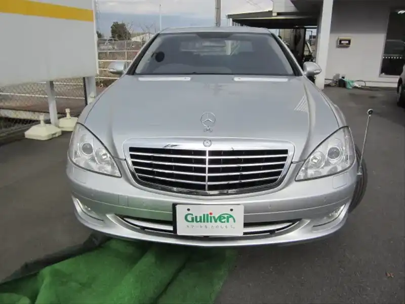 カタログ画像：Ｓクラス（S-CLASS） Ｓ５５０ロング 2007年10月 DBA-221171 5500cc キューバナイトシルバー（Ｍ）orイリジウムシルバー（Ｍ） 燃費6.7km / l  フロント