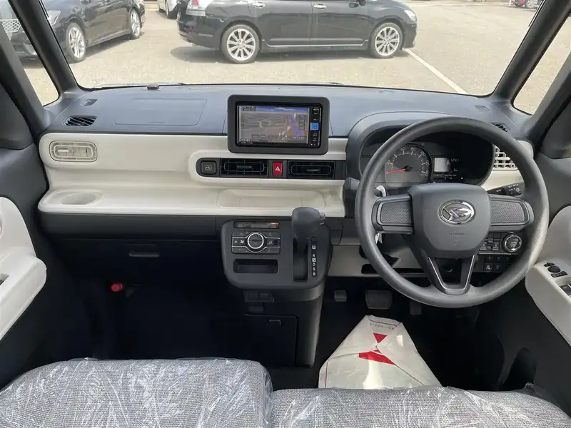 カタログ画像：ムーヴキャンバス（MOVE CANBUS） ストライプスＸ 2022年7月 5BA-LA860S 660cc シャイニングホワイトパール×スムースグレーマイカメタリック 燃費21.6km / l 内装