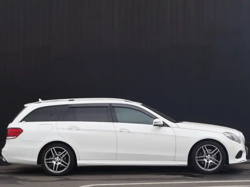 カタログ画像：Ｅクラスステーションワゴン（E-CLASS STATIONWAGON） Ｅ２５０ ステーションワゴン アバンギャルド 2014年10月 RBA-212236C 2000cc ポーラーホワイト（Ｓ） 燃費15.5km / l 外装