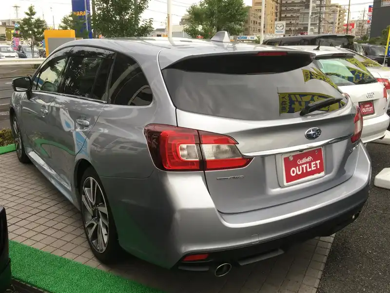 カタログ画像：レヴォーグ（LEVORG） １．６ＧＴ 2014年6月 DBA-VM4 1600cc アイスシルバー・メタリック 燃費17.4km / l バック