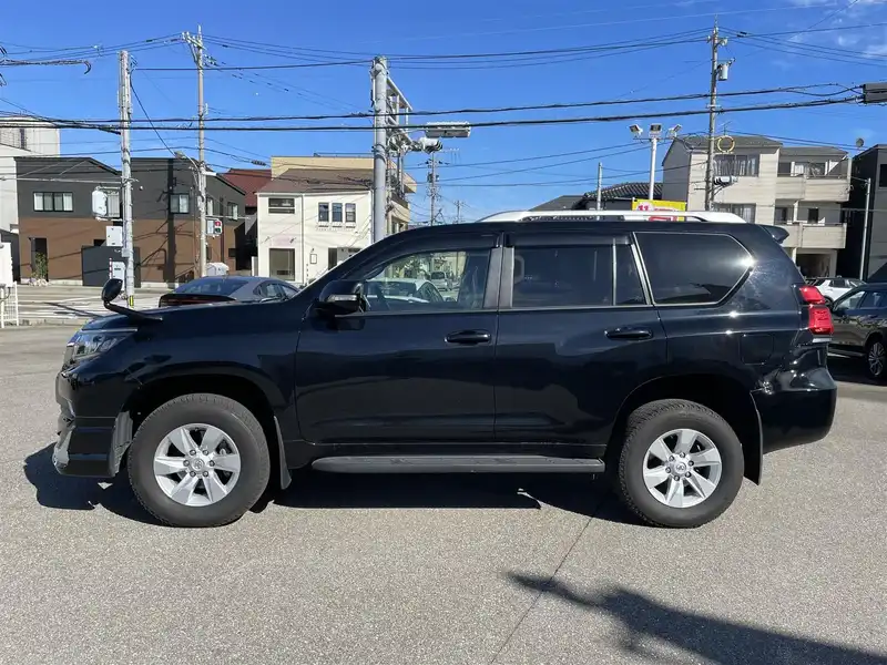 カタログ画像：ランドクルーザープラド（LAND CRUISER PRADO） ＴＸ 2022年8月 3BA-TRJ150W 2700cc ブラックorアティチュードブラックマイカ 燃費8.3km / l 外装