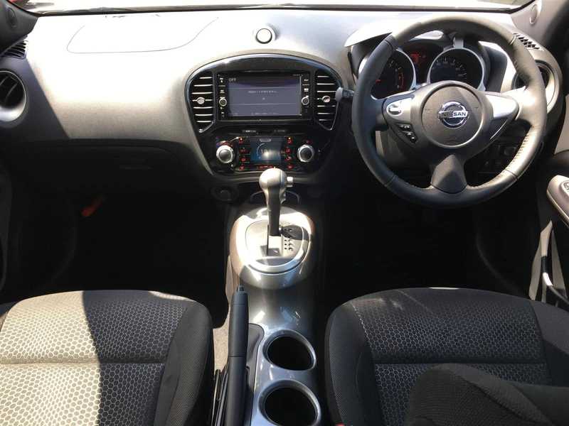 カタログ画像：ジューク（JUKE） １６ＧＴ ＦＯＵＲ ドレスアップ 2018年5月 CBA-NF15 1600cc アズライトブルー（P）/ブリリアントシルバー（M）2トーン 燃費13.4km / l 内装