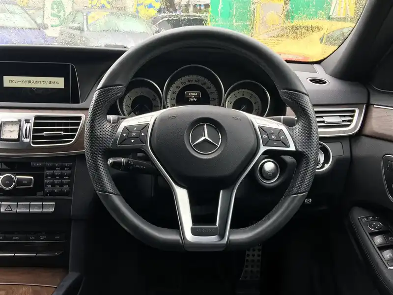 カタログ画像：Ｅクラスステーションワゴン（E-CLASS STATIONWAGON） Ｅ２５０ ステーションワゴン アバンギャルド １ｓｔアニバーサリーエディション 2014年5月 RBA-212236C 2000cc ダイヤモンドホワイト 燃費15.5km / l 内装