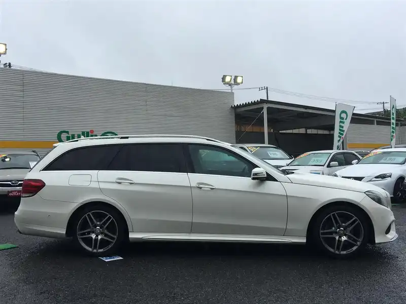 カタログ画像：Ｅクラスステーションワゴン（E-CLASS STATIONWAGON） Ｅ２５０ ステーションワゴン アバンギャルド １ｓｔアニバーサリーエディション 2014年5月 RBA-212236C 2000cc ダイヤモンドホワイト 燃費15.5km / l 外装