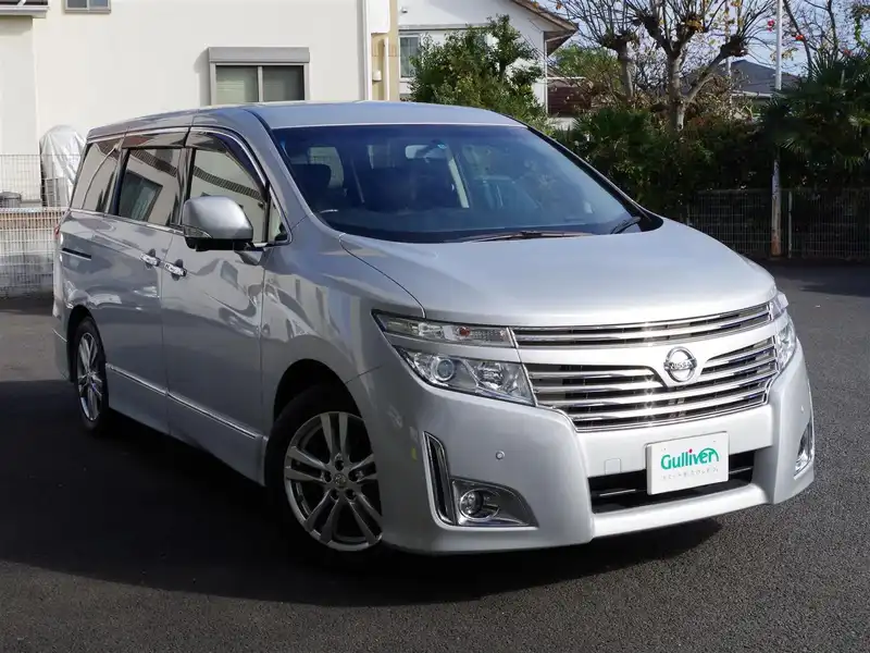 カタログ画像：エルグランド（ELGRAND） ３５０ハイウェイスタープレミアム 2012年12月 DBA-PE52 3500cc ブリリアントシルバー（Ｍ） 燃費9.4km / l メイン（その他）