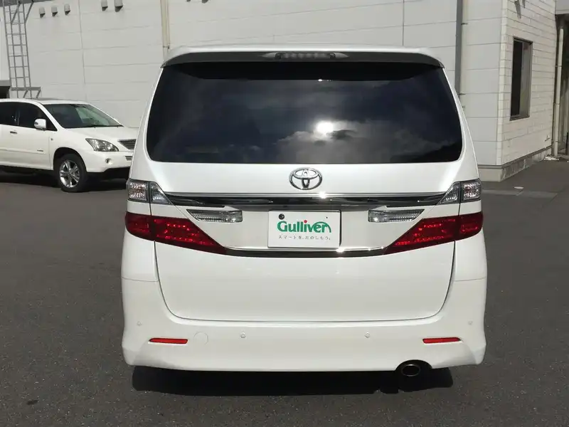 カタログ画像：ヴェルファイア（VELLFIRE） ３．５Ｚ ゴールデンアイズ 2012年9月 DBA-GGH20W 3500cc ホワイトパールクリスタルシャイン 燃費9.3km / l バック