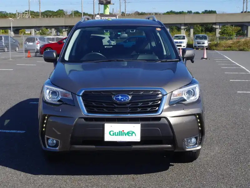 カタログ画像：フォレスター（FORESTER） Ｓ－リミテッド 2017年4月 DBA-SJ5 2000cc ダークグレー・メタリックorセピアブロンズ・メタリック 燃費16.0km / l フロント