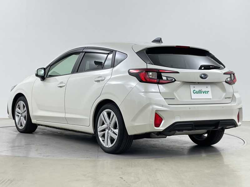 カタログ画像：インプレッサ（IMPREZA） ＳＴ－Ｈ 2023年4月 5AA-GUE 2000cc クリスタルホワイト・パール 燃費16.0km / l バック