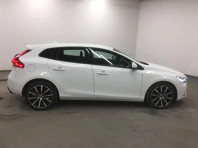 カタログ画像：Ｖ４０（V40） Ｄ４ ダイナミックエディション 2017年8月 LDA-MD4204T 2000cc アイスホワイト 燃費20.0km / l 外装