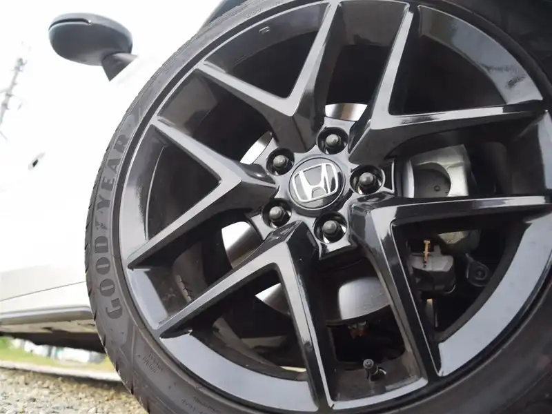 カタログ画像：シビック（CIVIC） タイプＲ レーシングブラックパッケージ 2025年9月 6BA-FL5 2000cc チャンピオンシップホワイト 燃費12.5km / l タイヤ